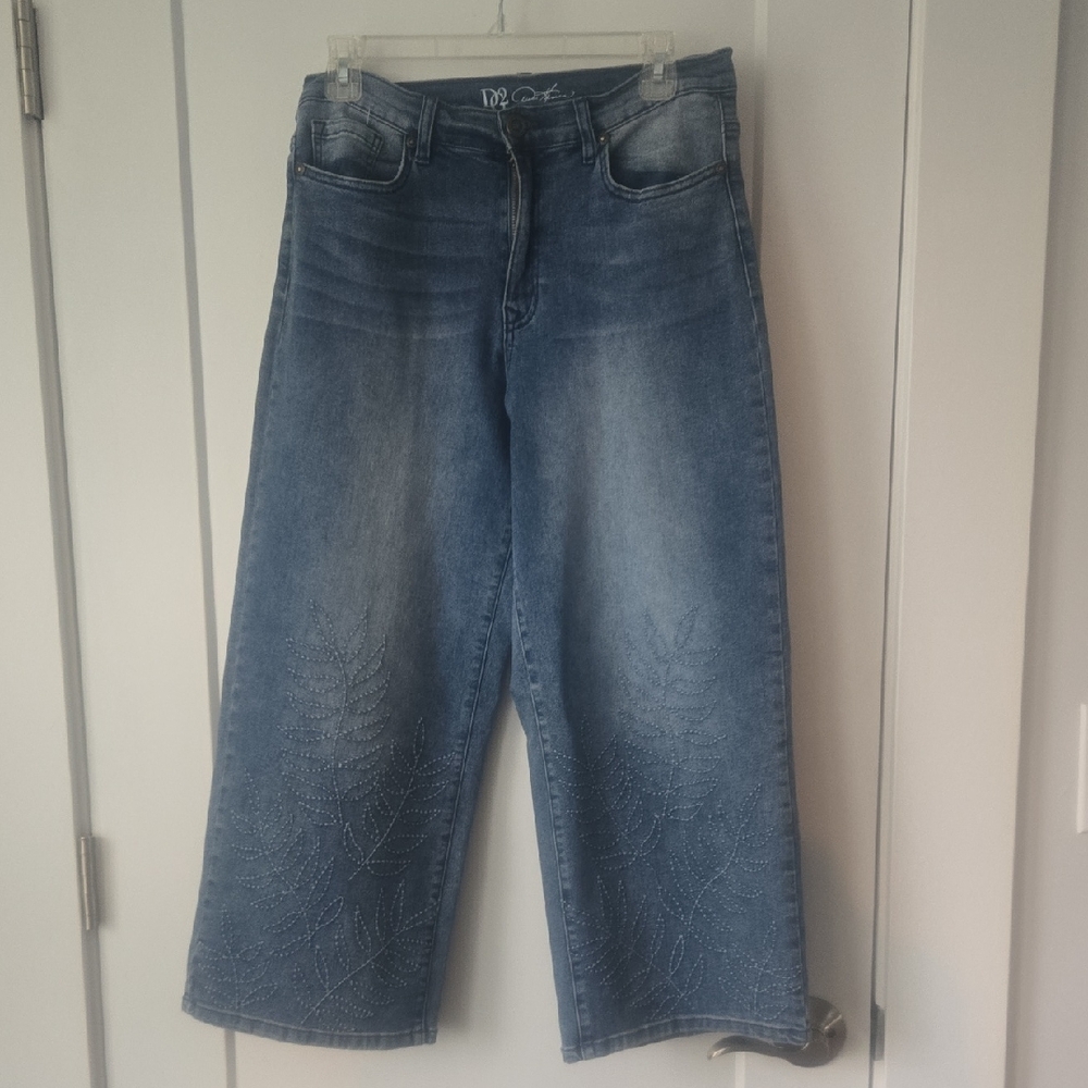 DG2 by Diane Gilman Blue Flare Wide-Leg Jeans With Embroidered Leaf Pattern‎